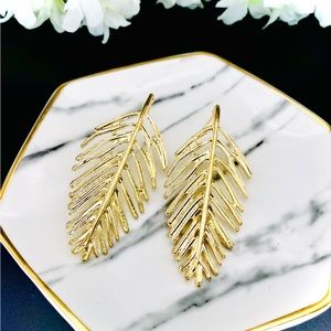 Leaf earrings (gold or silver)